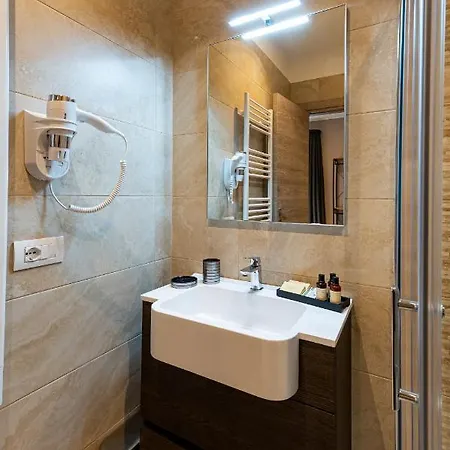 Astare Short Lets Carrassi *