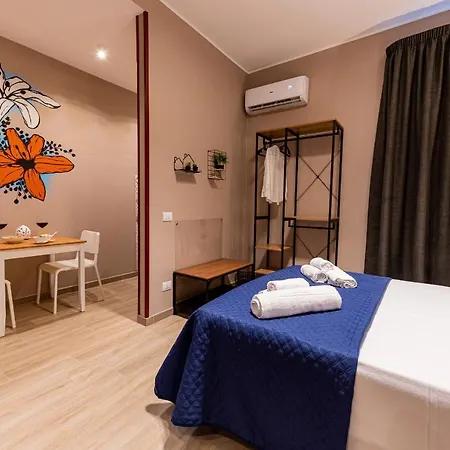 Astare -short Lets In Carrassi- Daire