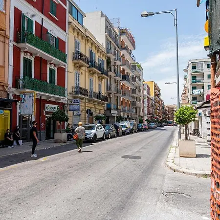 Astare -short Lets In Carrassi- Μπάρι